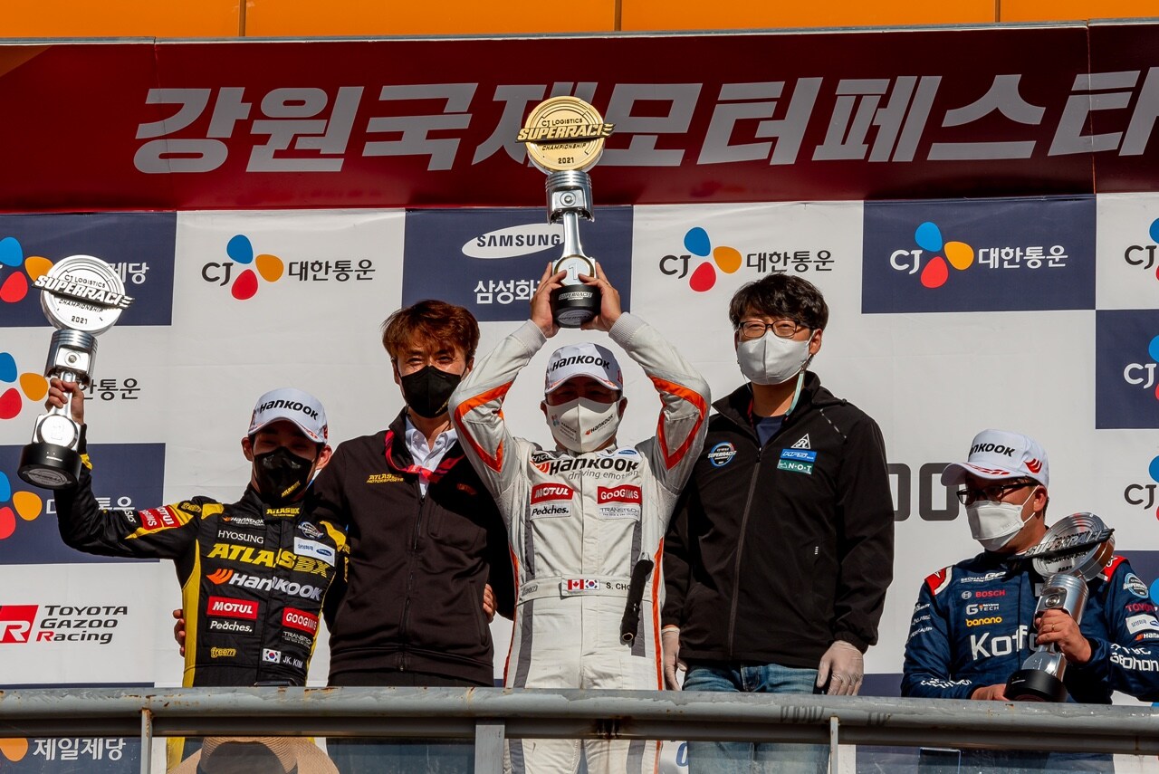 조항우선수우승포디움