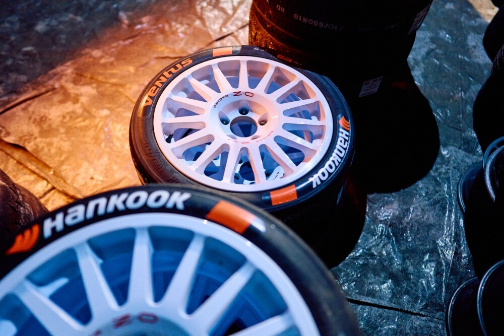 WRC tire